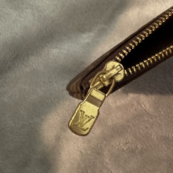 Louis Vuitton Brown and Gold Key & Card Holder - Picture 3 of 9